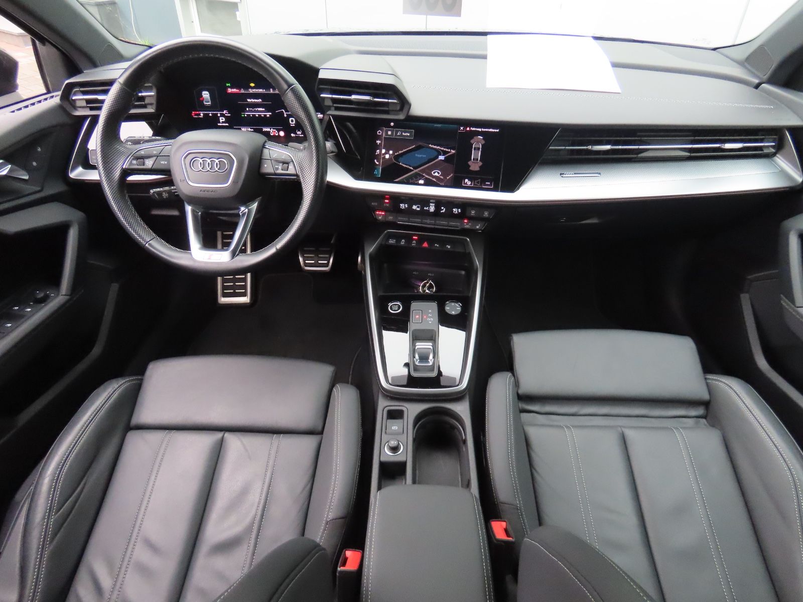 Audi A3 Limousine 35 TFSI S line Leder Ambiente