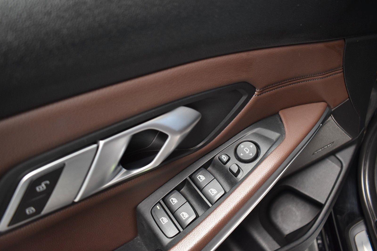 BMW 320 d SPORT LINE - Samsaru's Car Outlet