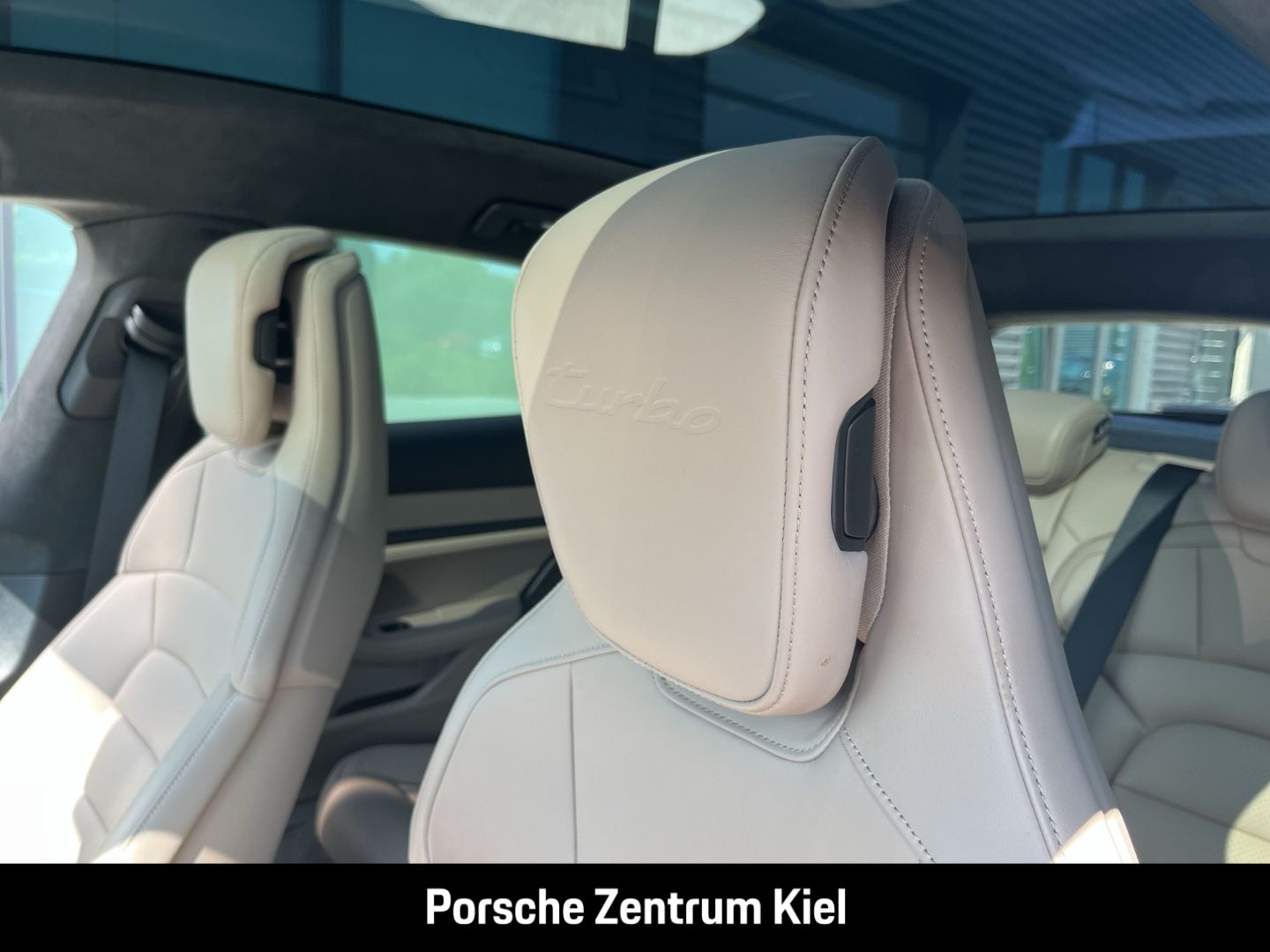 Porsche Taycan Turbo Cross Turismo BOSE LED-Matrix