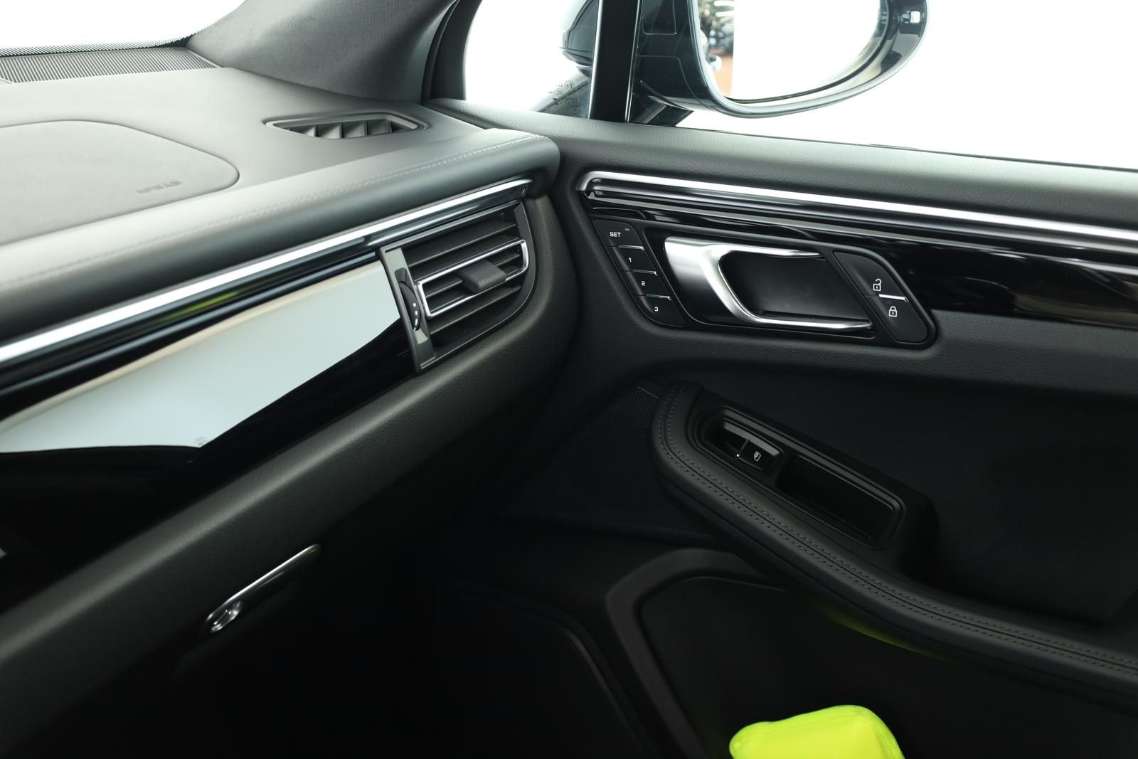 Porsche Macan S - Samsaru's Car Outlet