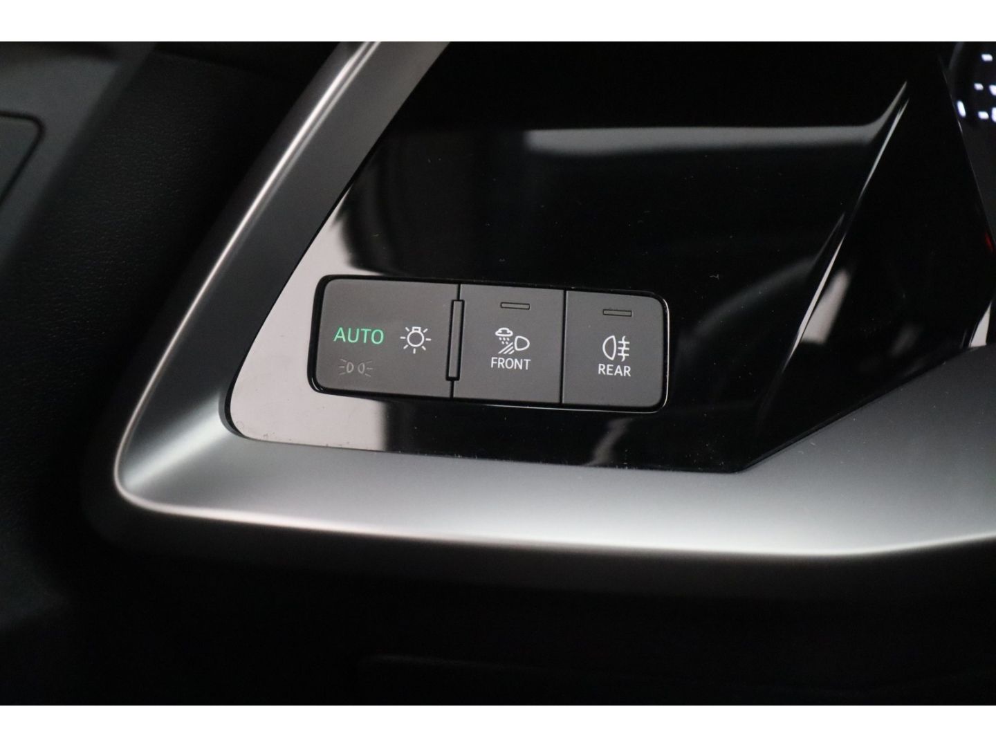 Audi A3 30TFSI Sb S-tronic+LED+VIRTUAL+CARPLAY+TEMPO