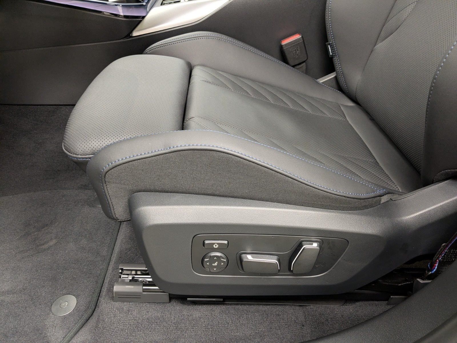 BMW X3 30e xDrive M Sport Pro / Pano / HUD / HK / DA