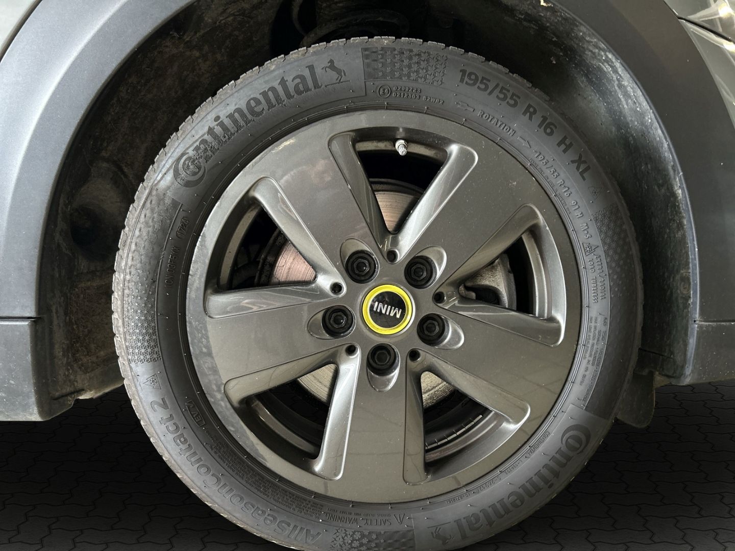 MINI Cooper SE Essential Trim - Samsaru's Car Outlet