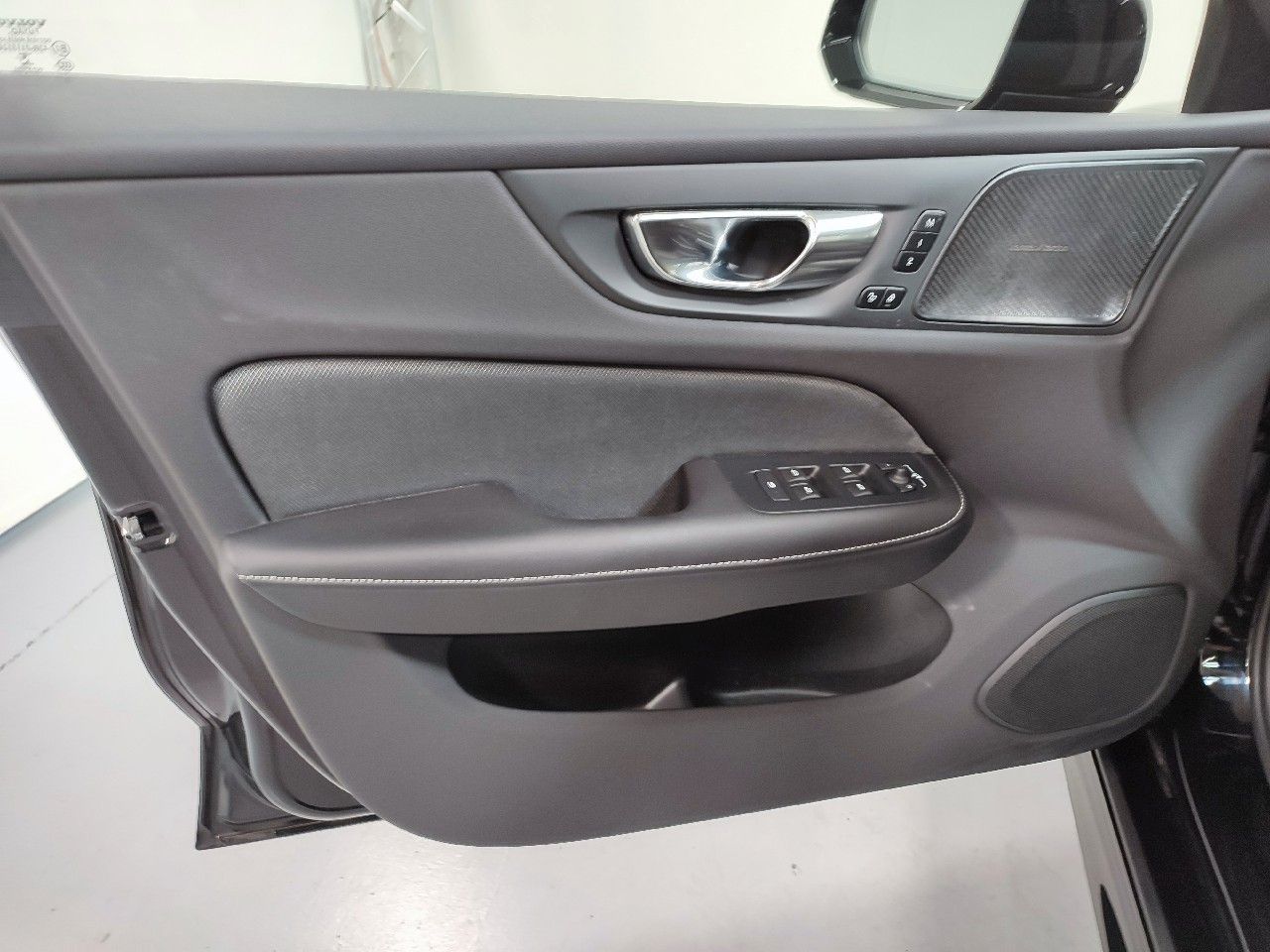 Volvo S60 T8 Lim. R Design Recharge Plug-In Hybrid AWD
