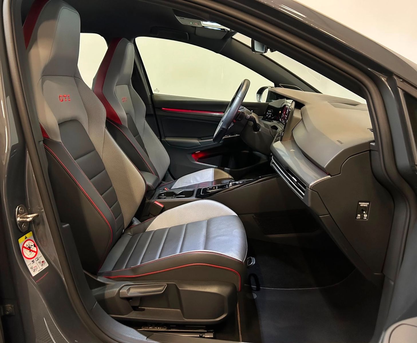 Volkswagen Golf VIII Lim. GTI  245PS *ACC-VirtCo-AHK-H&K*