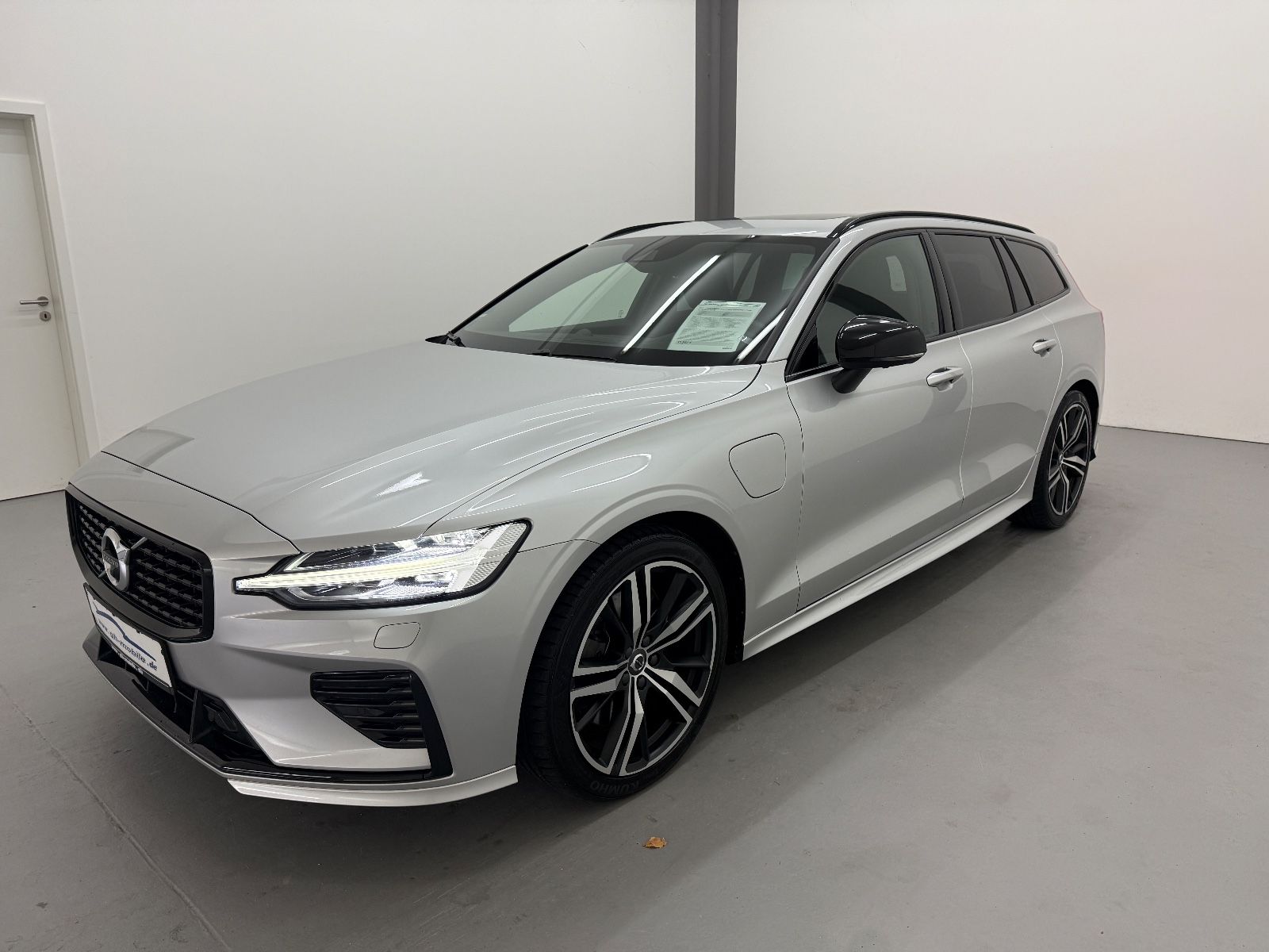 Volvo V60 Kombi Plus Dark Recharge Plug-In Hybrid AWD