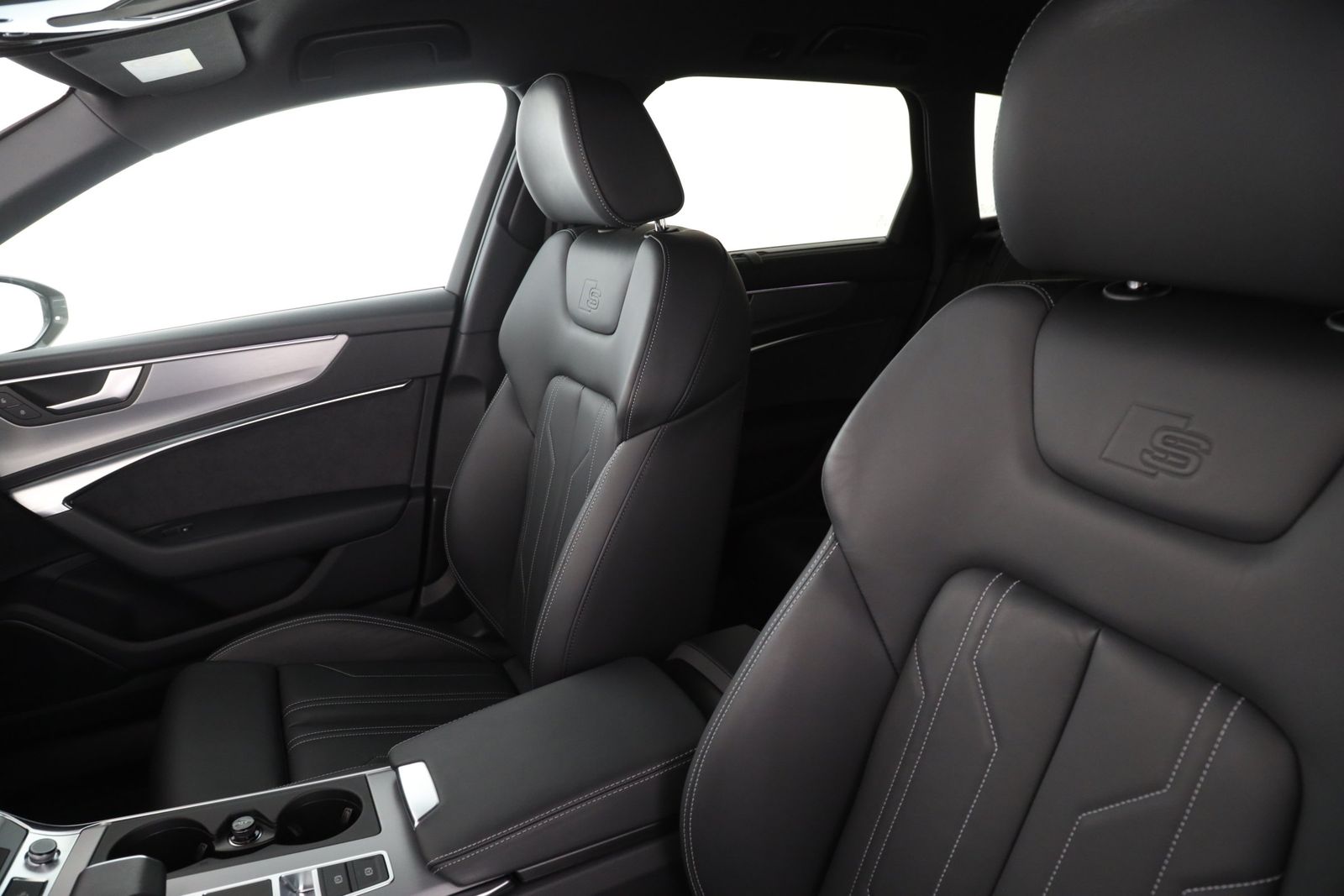 Audi A6 Avant 55 TFSI e quattro S line AHK
