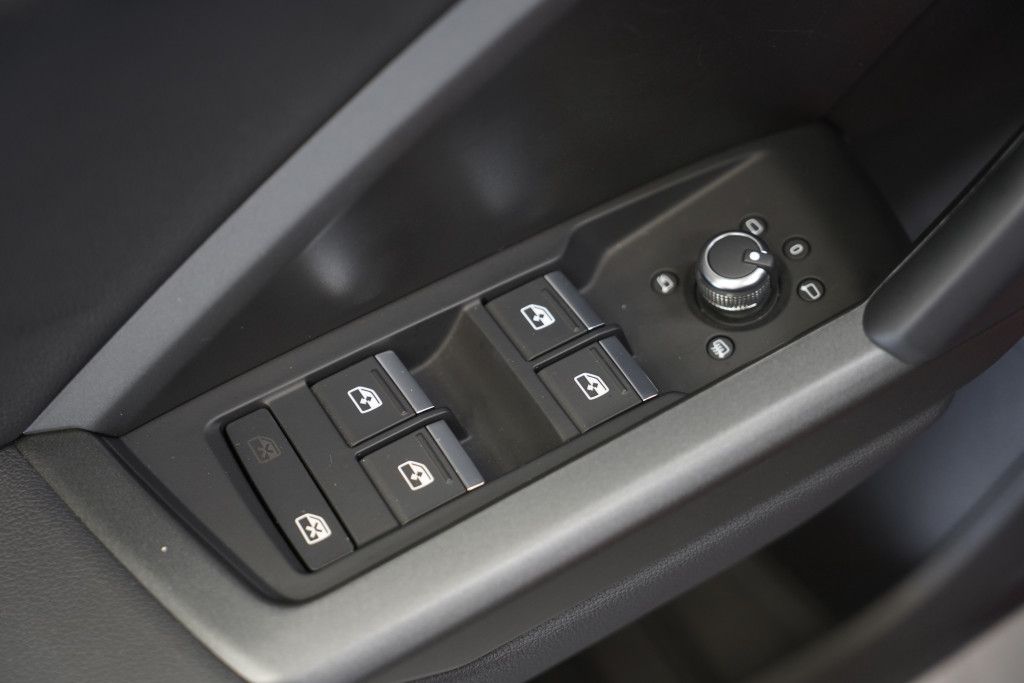 Audi Q3 40 TDI q. Sportback S line - Samsaru's Car Outlet