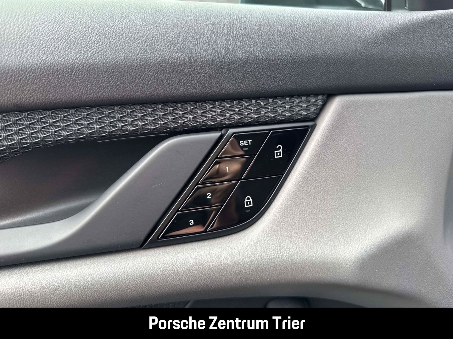 Porsche Taycan Turbo BOSE Panoramadach InnoDrive LED