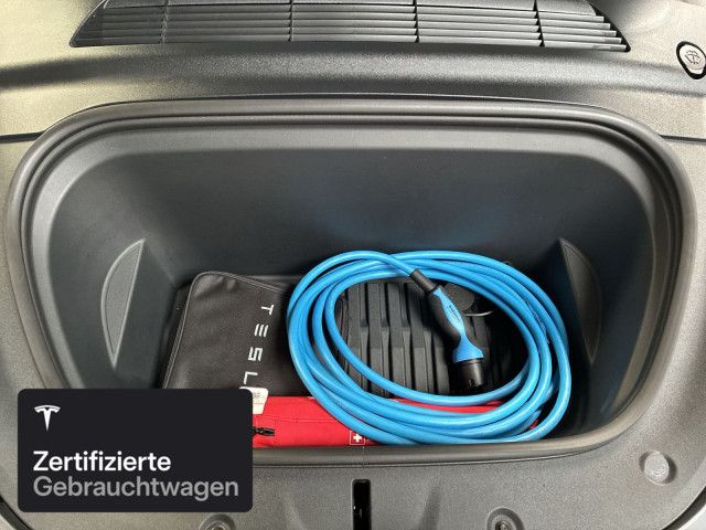 Tesla Model Y Rear-Wheel Drive