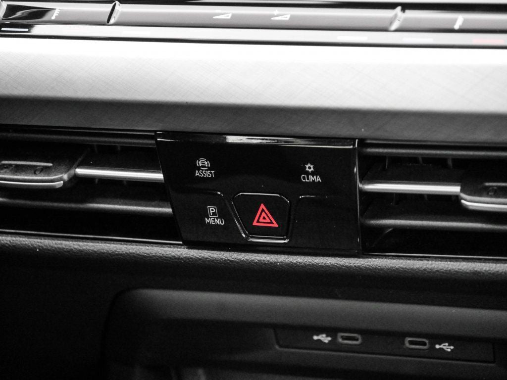Volkswagen Golf Life 1.5 TSI - Samsaru's Car Outlet
