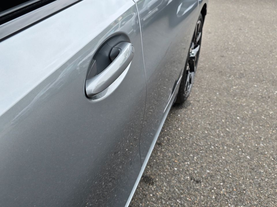 BMW 320d xDrive Touring M Sportpaket*Pano*HIFI*19"LM