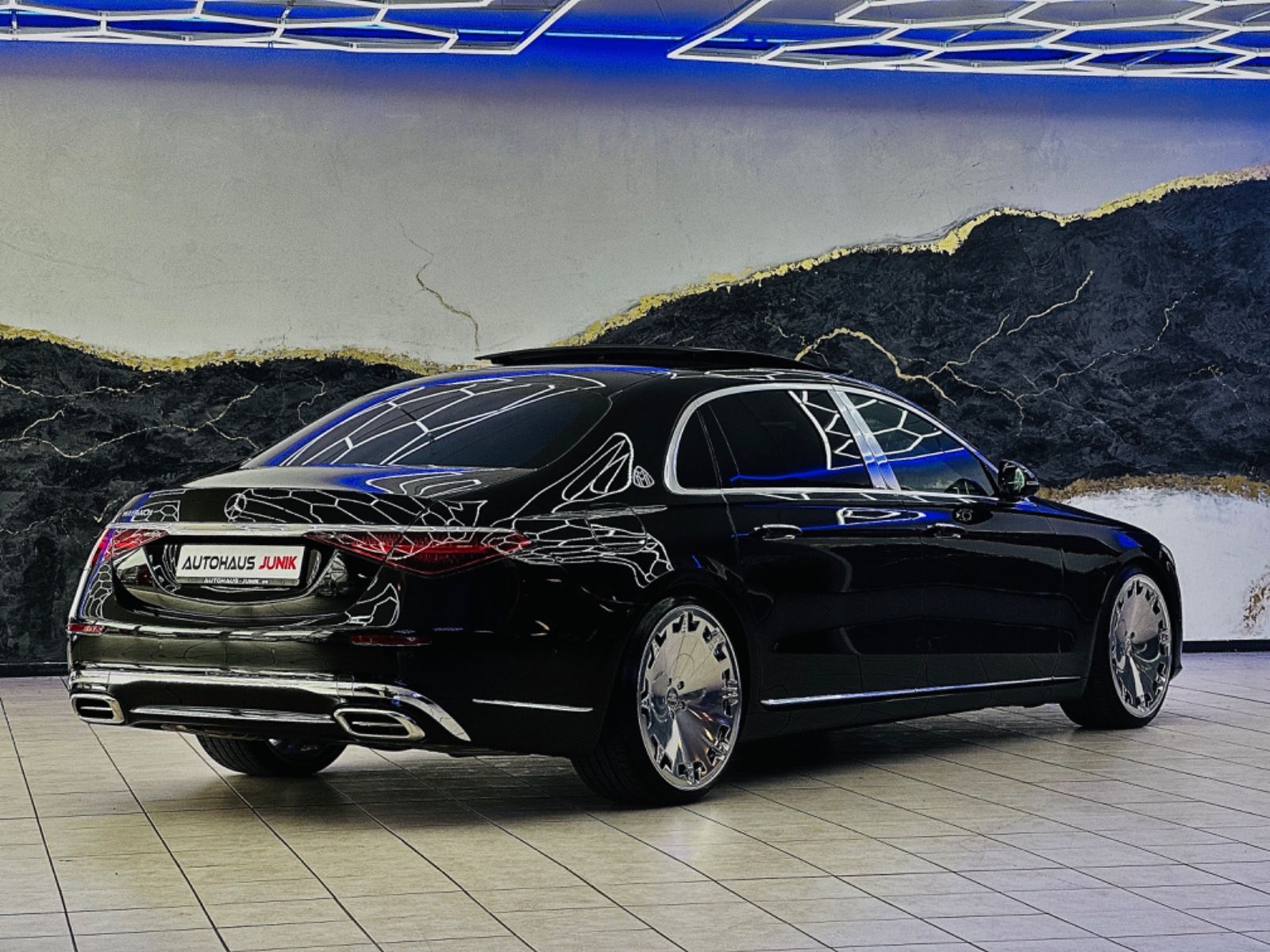 Mercedes-Benz S 580 Maybach - Samsaru's Car Outlet