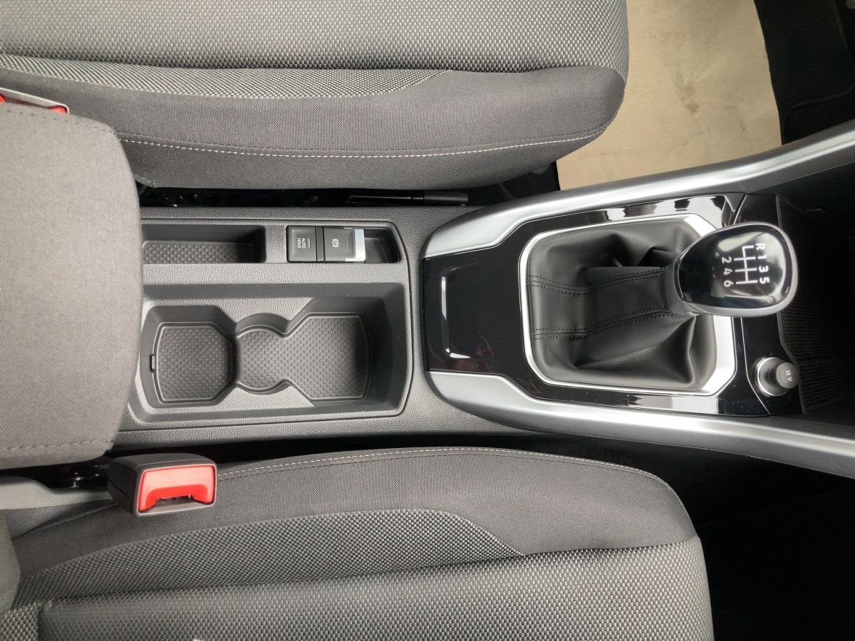 Volkswagen T-ROC 1.0 TSI LIFE - Samsaru's Car Outlet