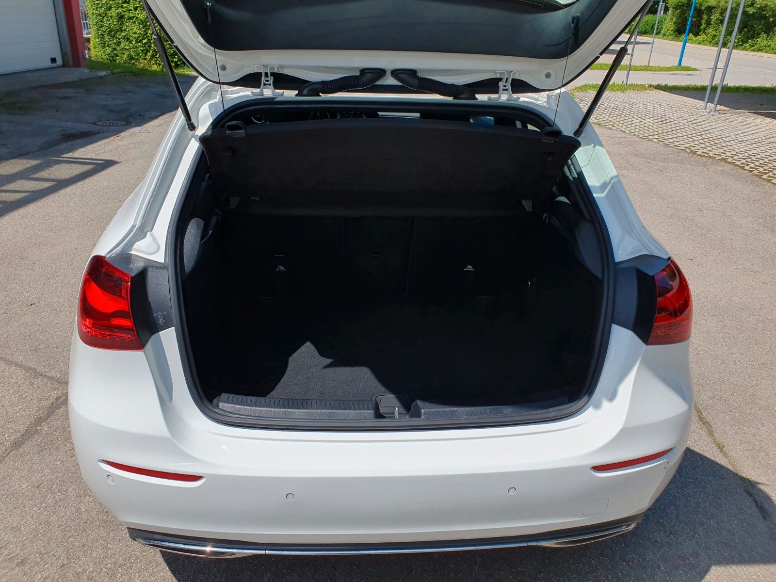 Mercedes-Benz A 180 Progressive - Samsaru's Car Outlet
