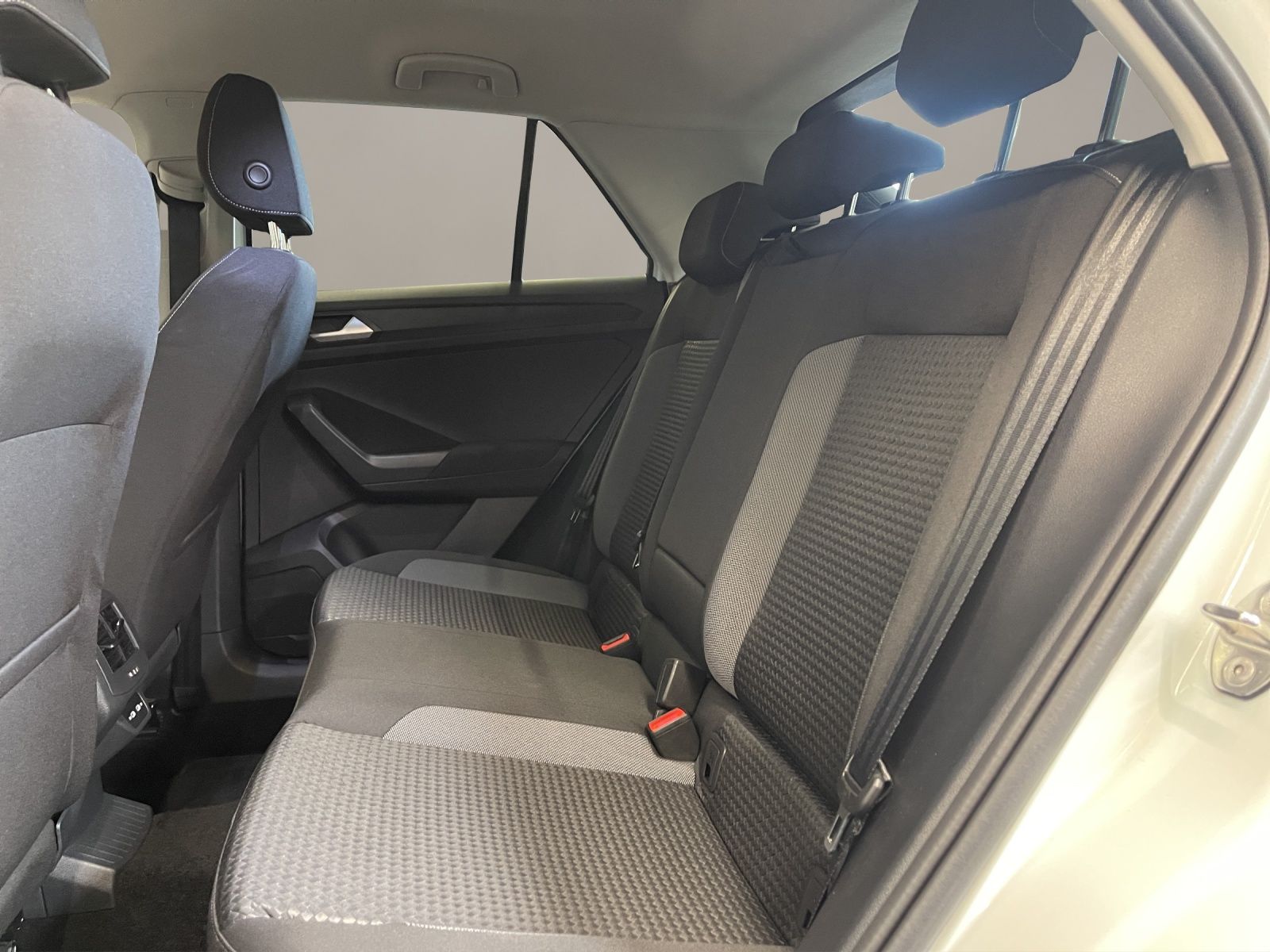 Volkswagen T-Roc 1.0 TSI Active - Samsaru's Car Outlet