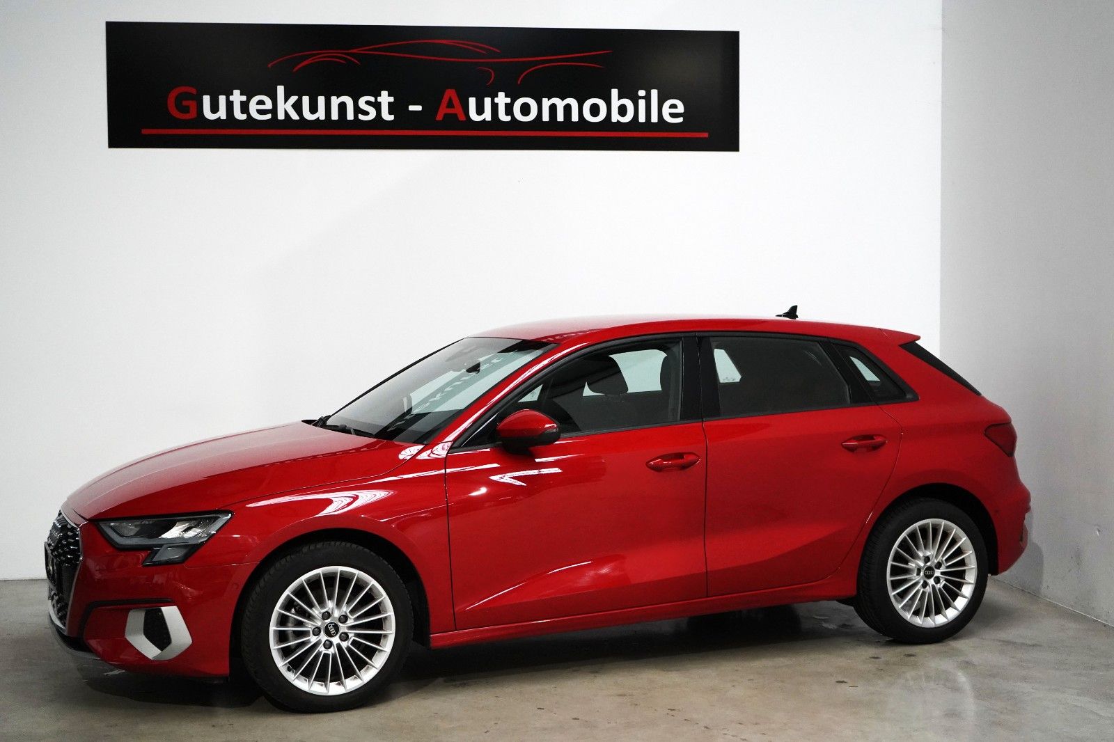 Audi A3 30 TFSI Advance - Samsaru's Car Outlet