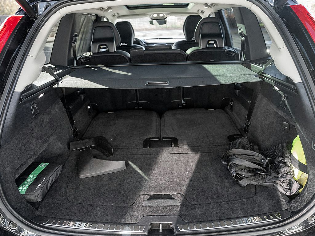 Volvo XC90 B5 AWD Plus Bright Panorama, AHK