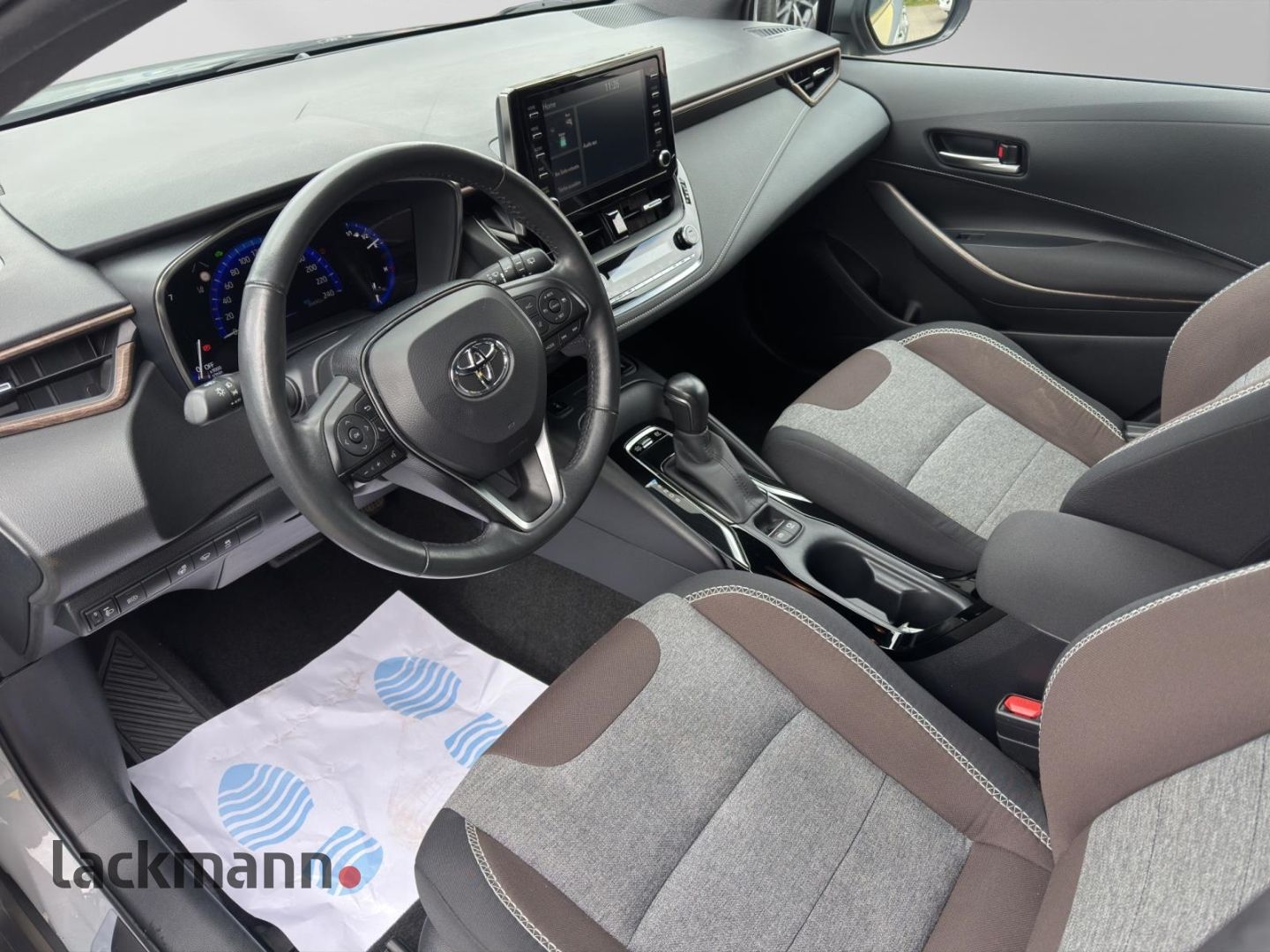 Toyota Corolla 1.8 Hybrid TS - Samsaru's Car Outlet