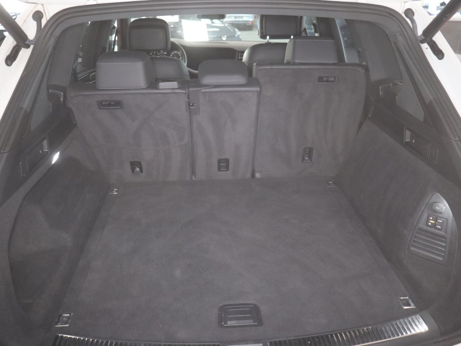 Volkswagen Touareg R-Line Black Style 3.0TDI 582,-ohne Anza