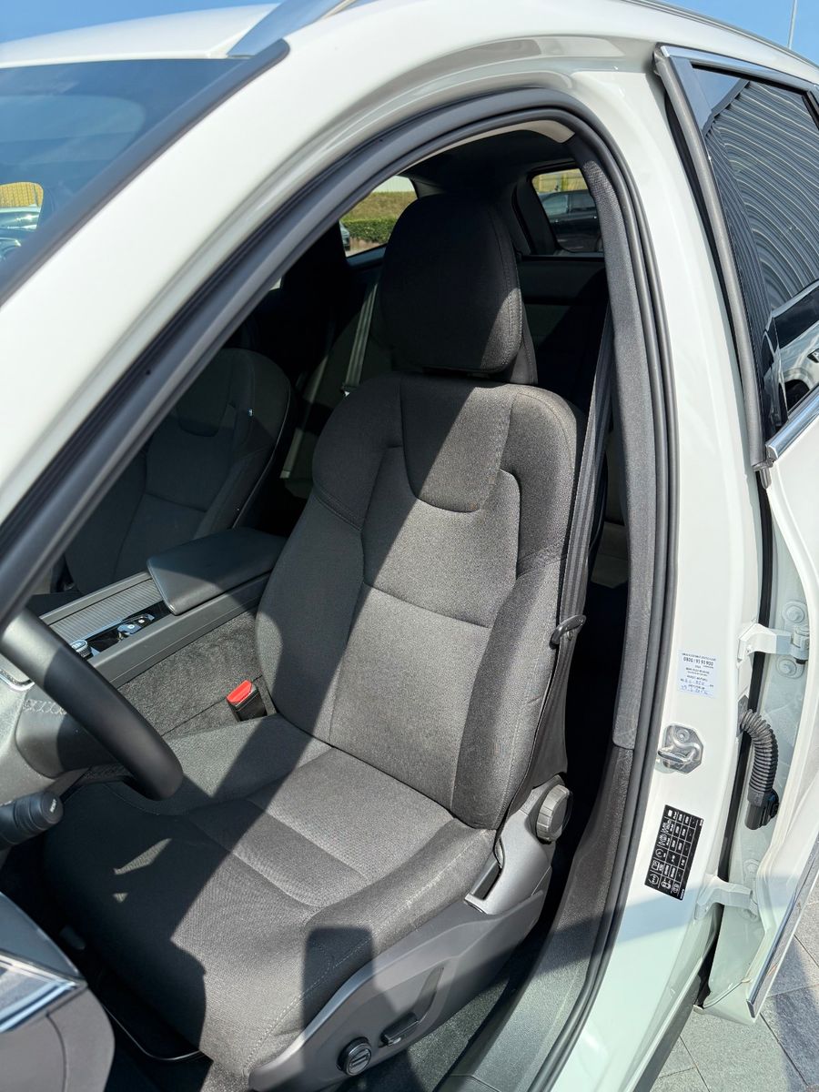 Volvo XC60 T6 AWD+INSCRIPTION+AHK+20"+PANO