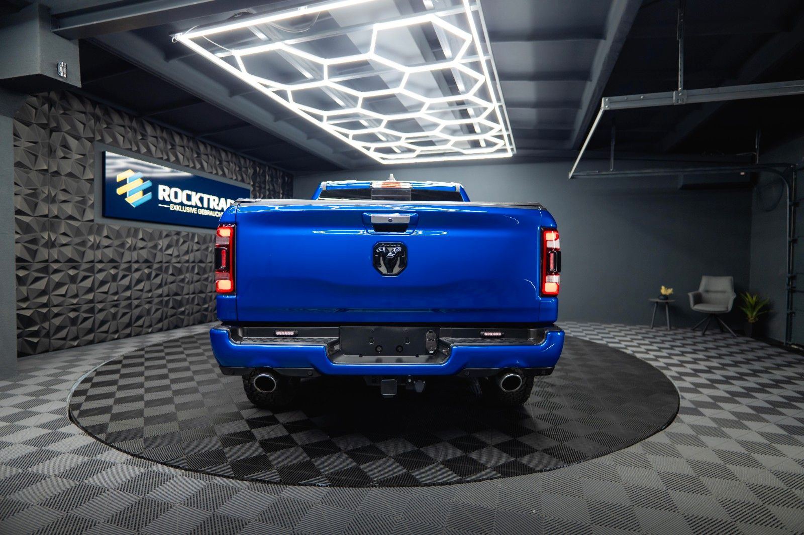 Dodge RAM 5.7 V8 HEMI 4x4 OFFROAD Night Limited 19%