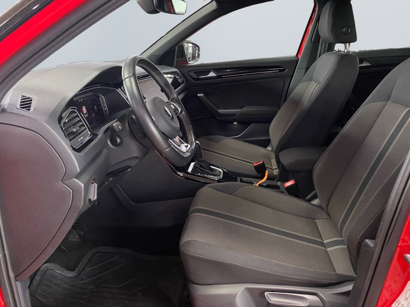 Volkswagen T-Roc 1.5 TSI DSG Style Black - Samsaru's Car Outlet