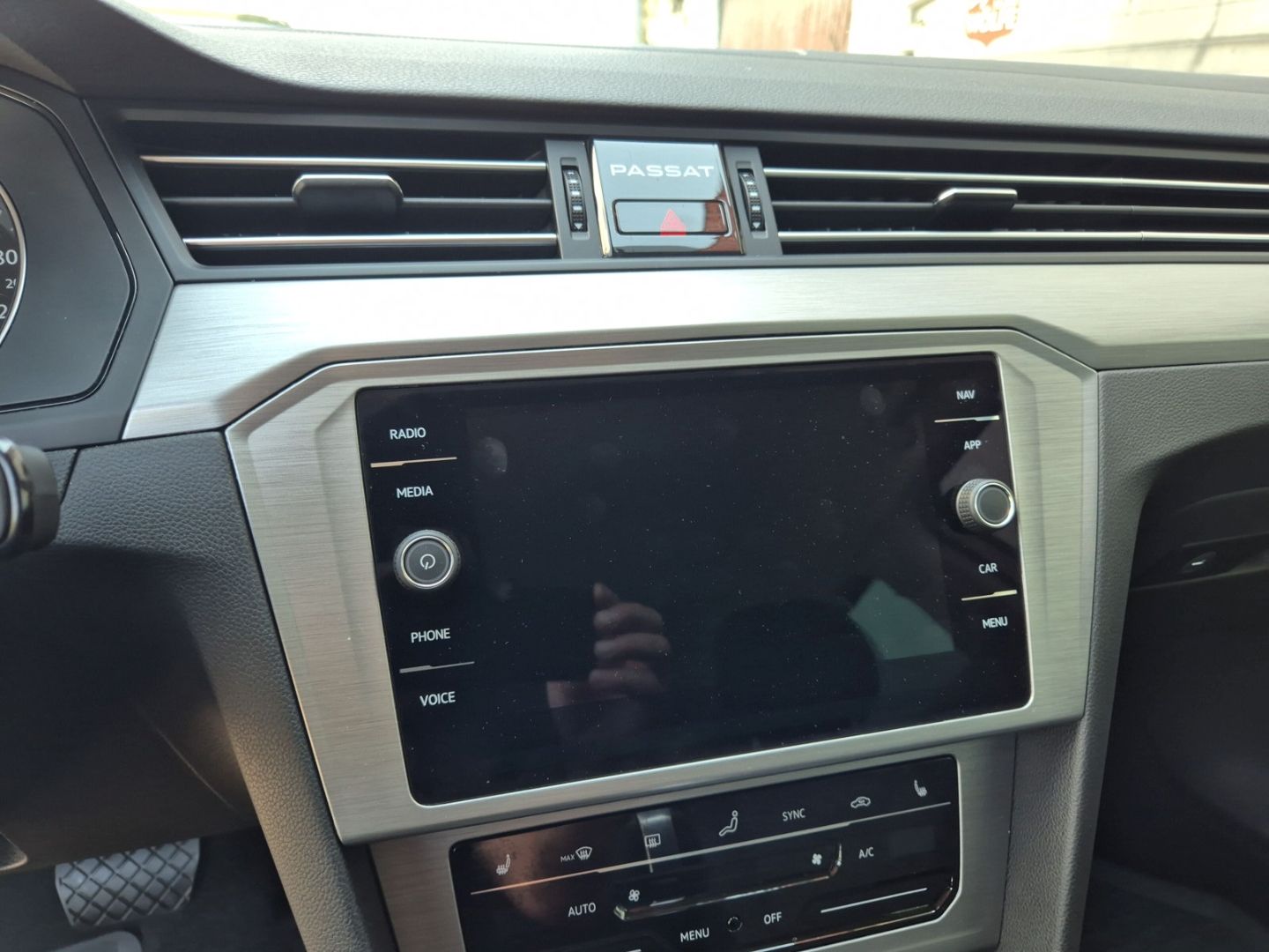 Volkswagen Passat Variant Conceptline 2.0 TDI - Samsaru's Car Outlet