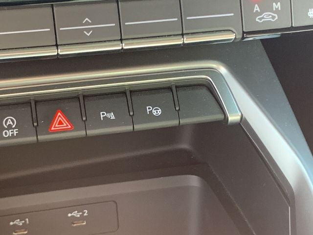 Audi A3 Sportback 1.0 TFSI S-line S-tronic AHK Navi