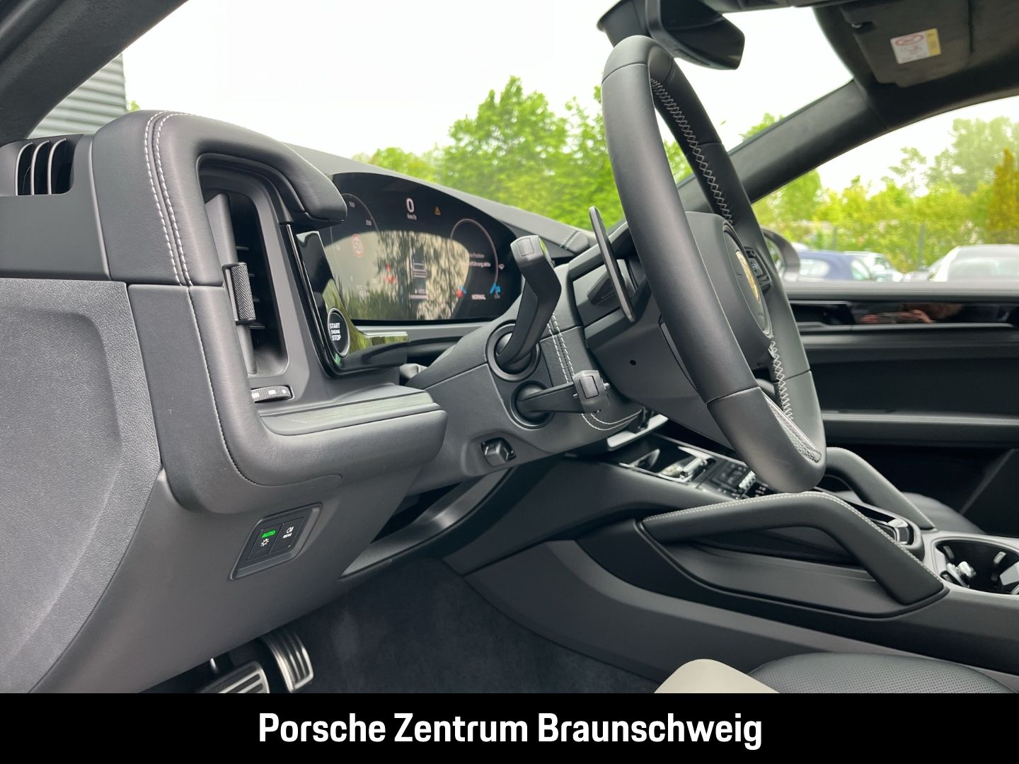 Porsche Cayenne GTS Coupe InnoDrive HA-Lenkung Head-Up