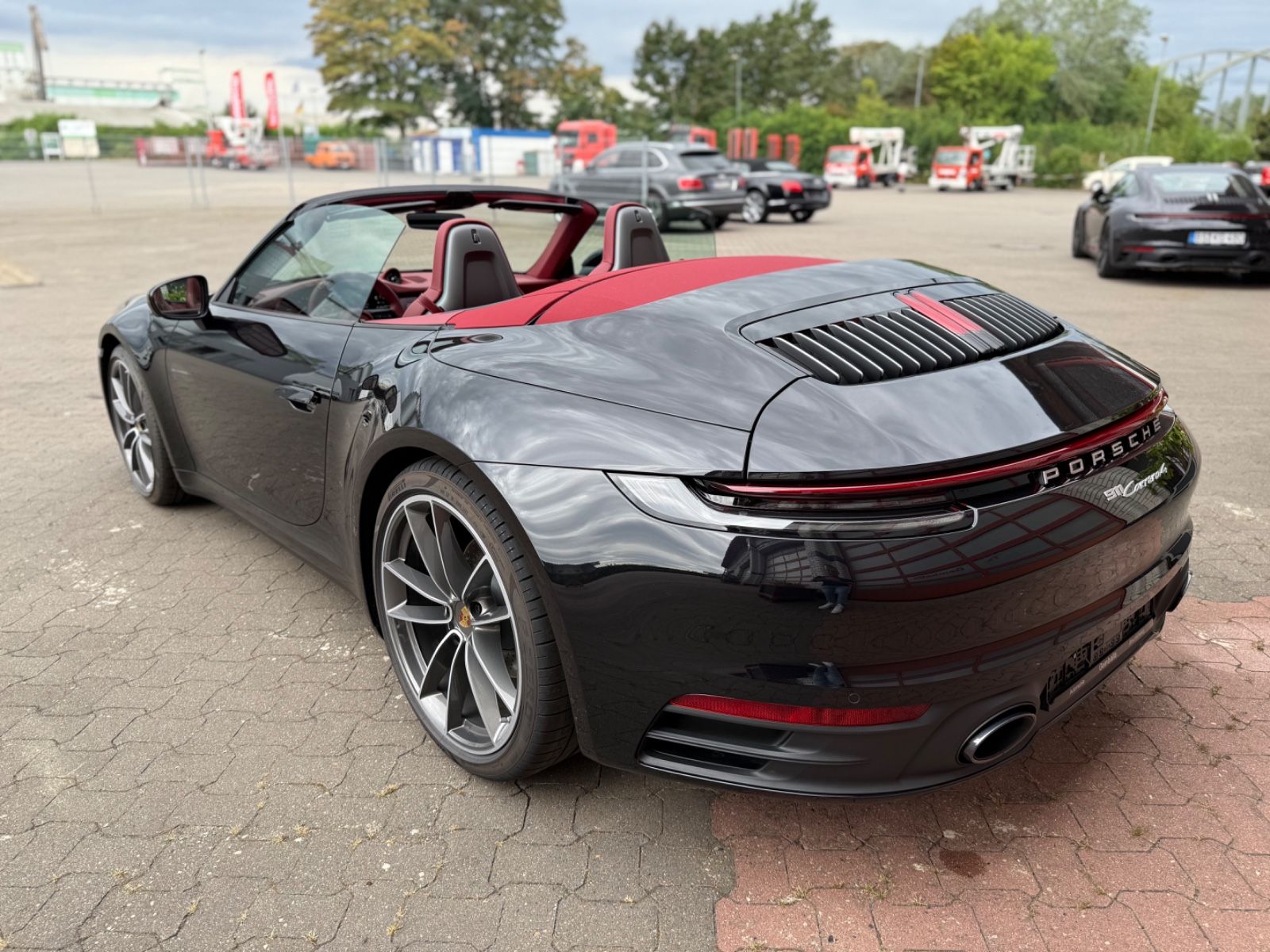 Porsche 911 992 CARRERA 4 CABRIOLET, SPORTABGAS, CHRONO
