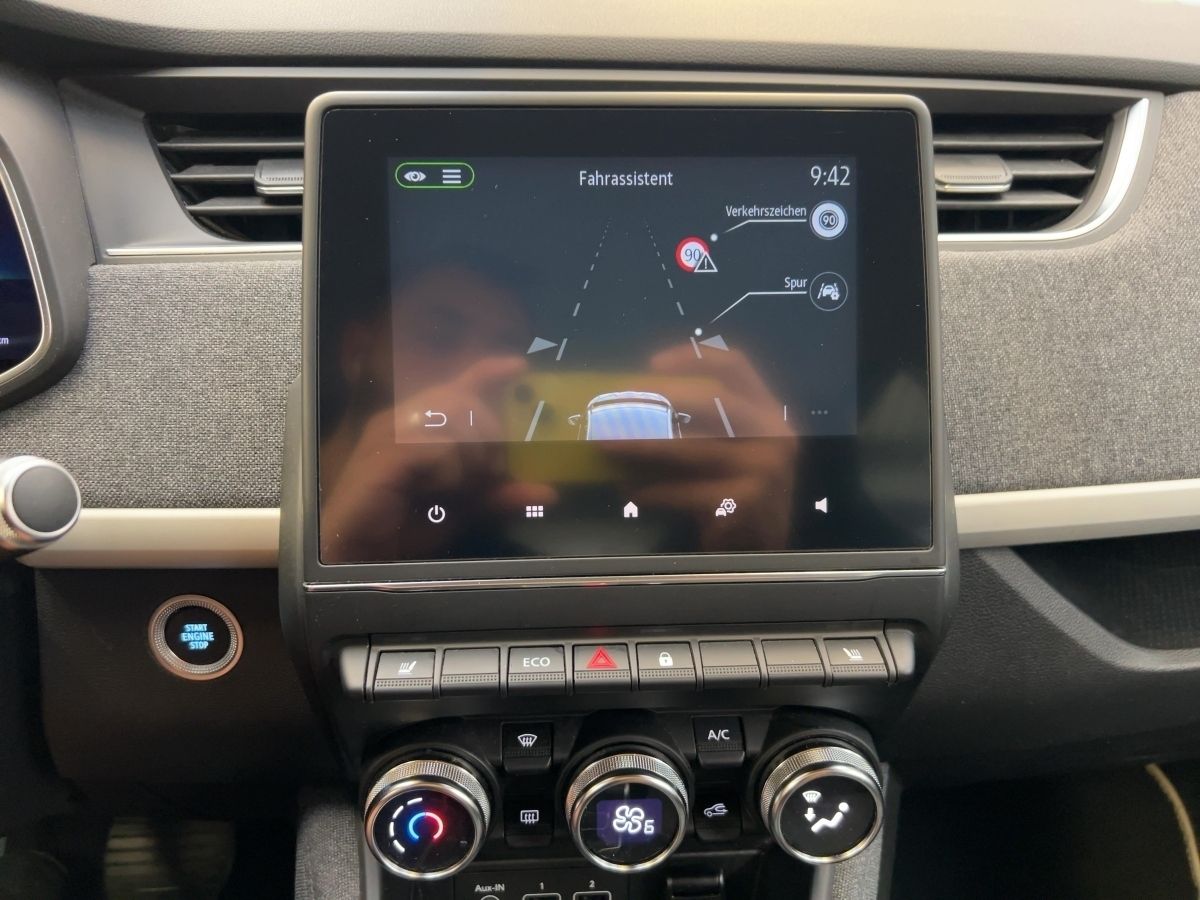 Renault ZOE EXPERIENCE R135 50kWh - Samsaru's Car Outlet