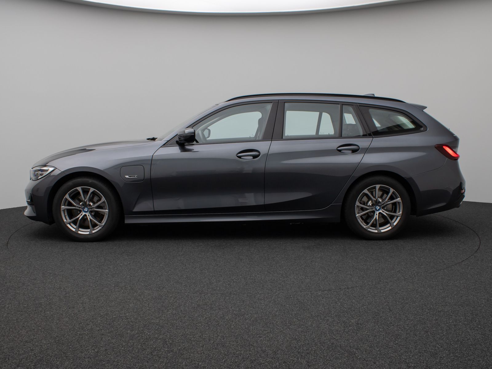 BMW 320e Sport Line - Samsaru's Car Outlet