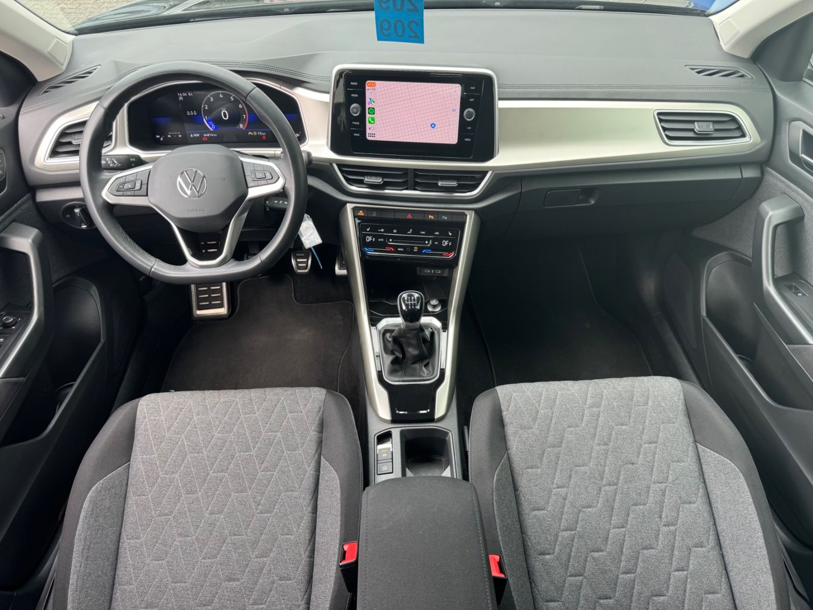 Volkswagen T-Roc Move - Samsaru's Car Outlet