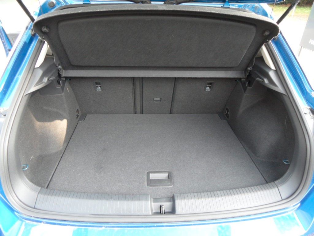 Volkswagen T-Roc 1.0 TSI ACTIVE - Samsaru's Car Outlet