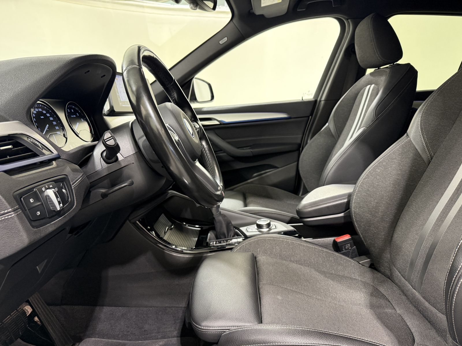 BMW X1 xDrive25e M Sportpaket - Samsaru's Car Outlet