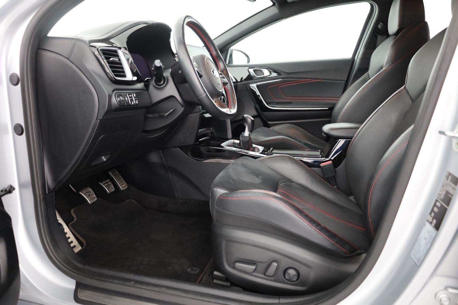 Kia ProCeed 1.6 T-GDI GT - Samsaru's Car Outlet