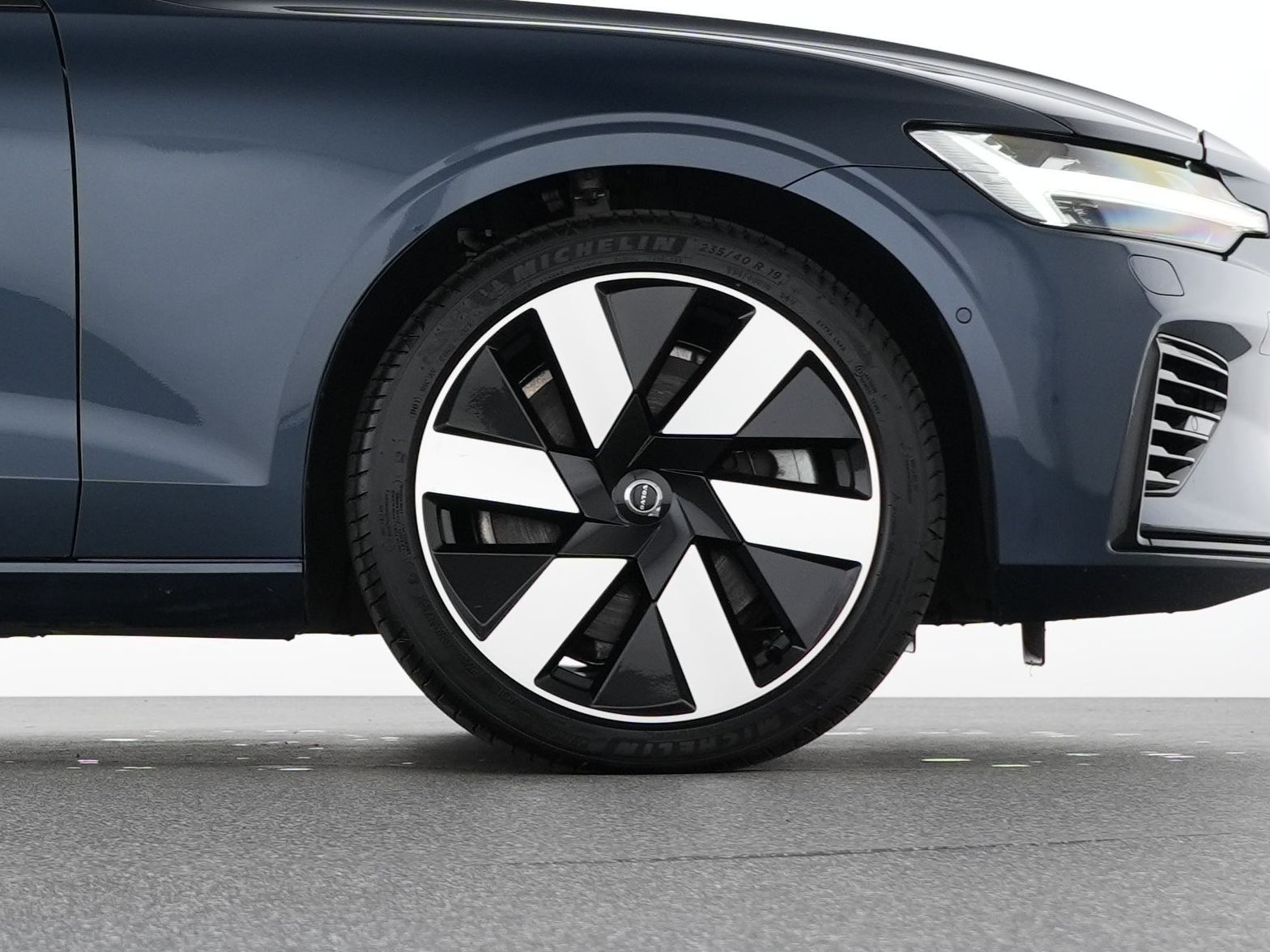 Volvo S60 T8 Recharge AWD Ultimate Dark 19"+B&W+360°