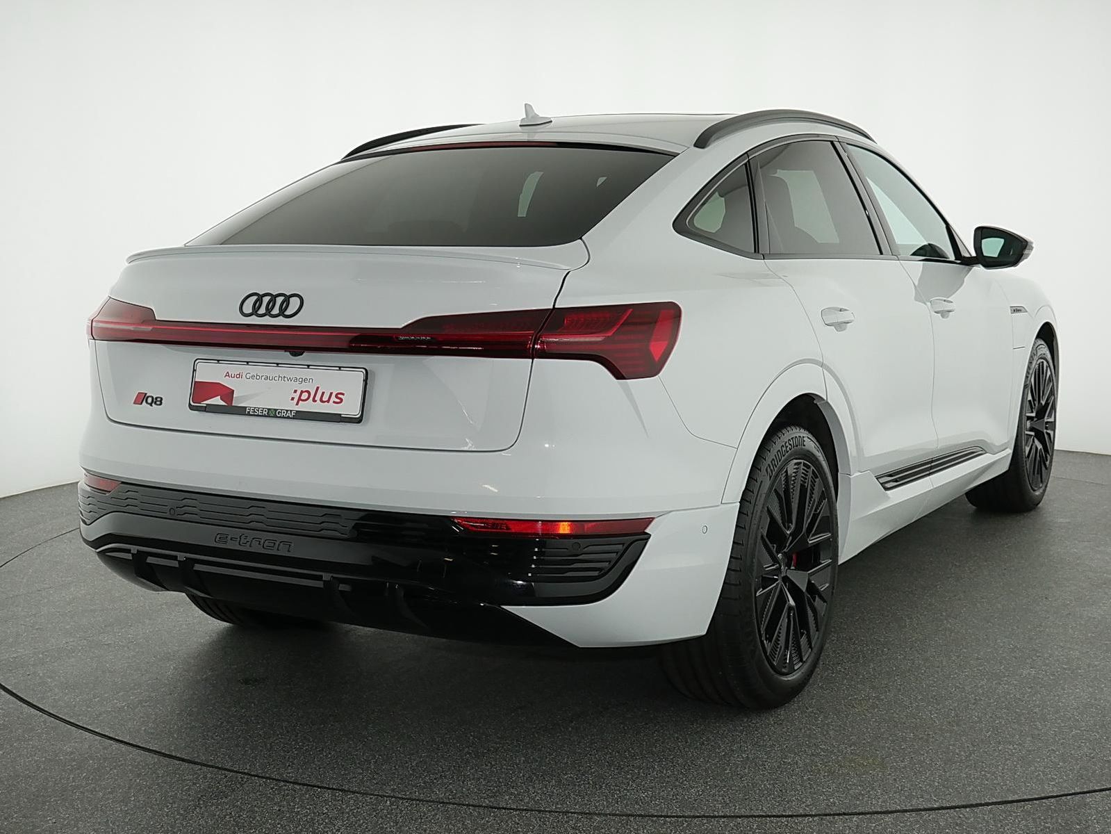 Audi Q8 Sportback S line 55 e-tron quattro - Samsaru's Car Outlet