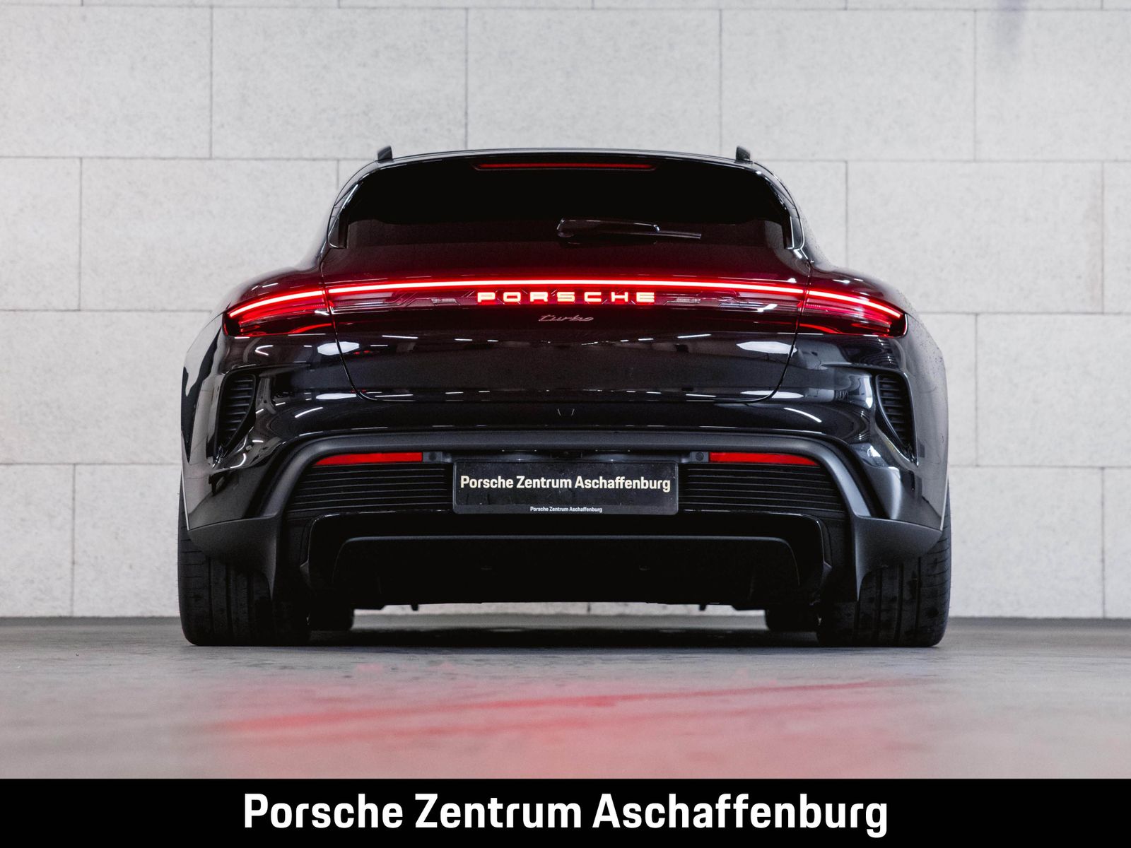Porsche Taycan Turbo Sport Turismo SportDesign Paket