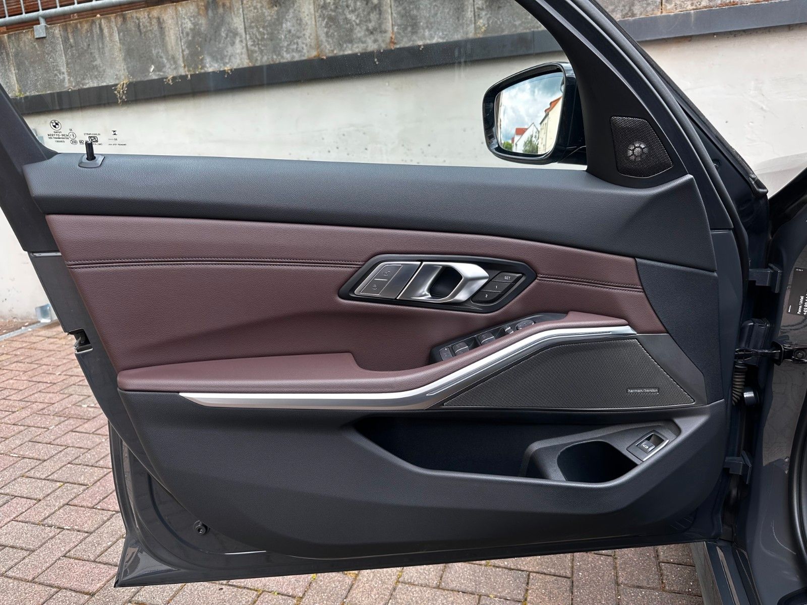 BMW 330d xDrive M Sport PANO*AHK*StandH*H&K*AdapLED