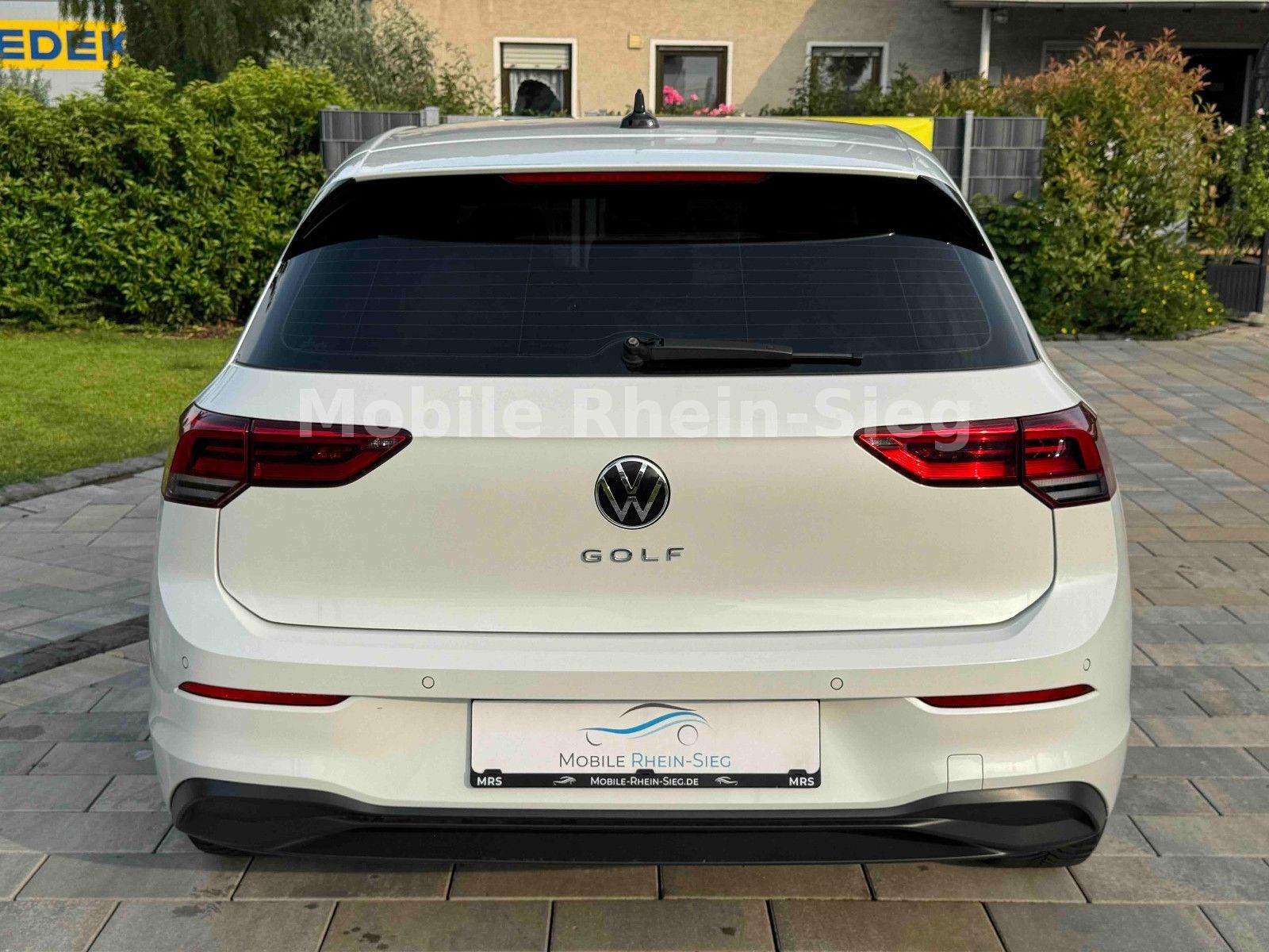 Volkswagen Golf VIII Lim. Life - Samsaru's Car Outlet