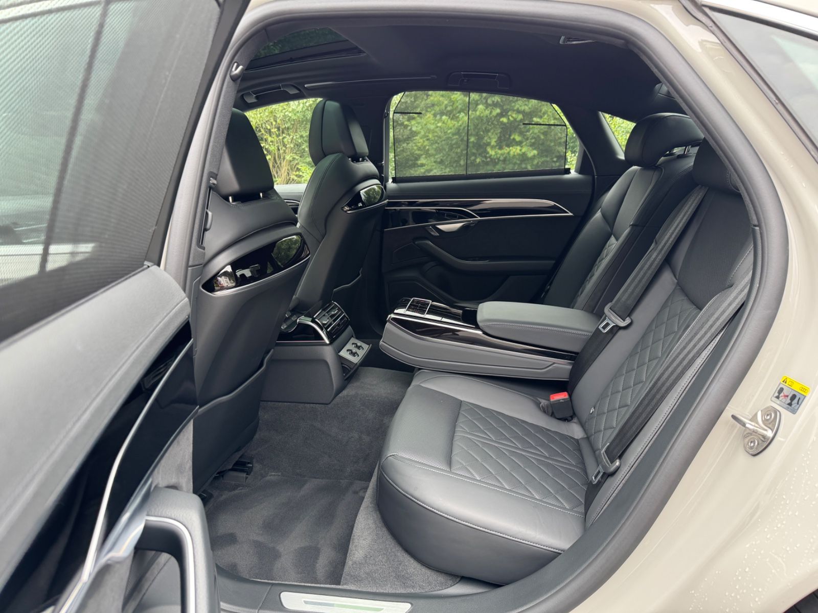 Audi A8 55 TFSI quattro S-line - Samsaru's Car Outlet