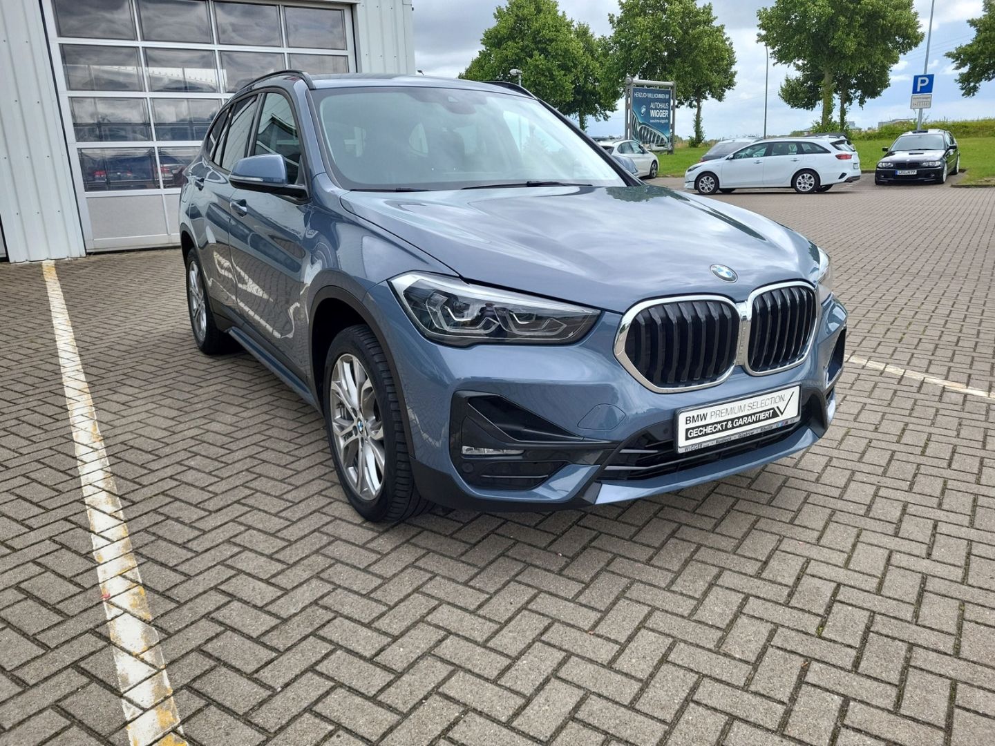 BMW X1 20i Sport Line - Samsaru's Car Outlet