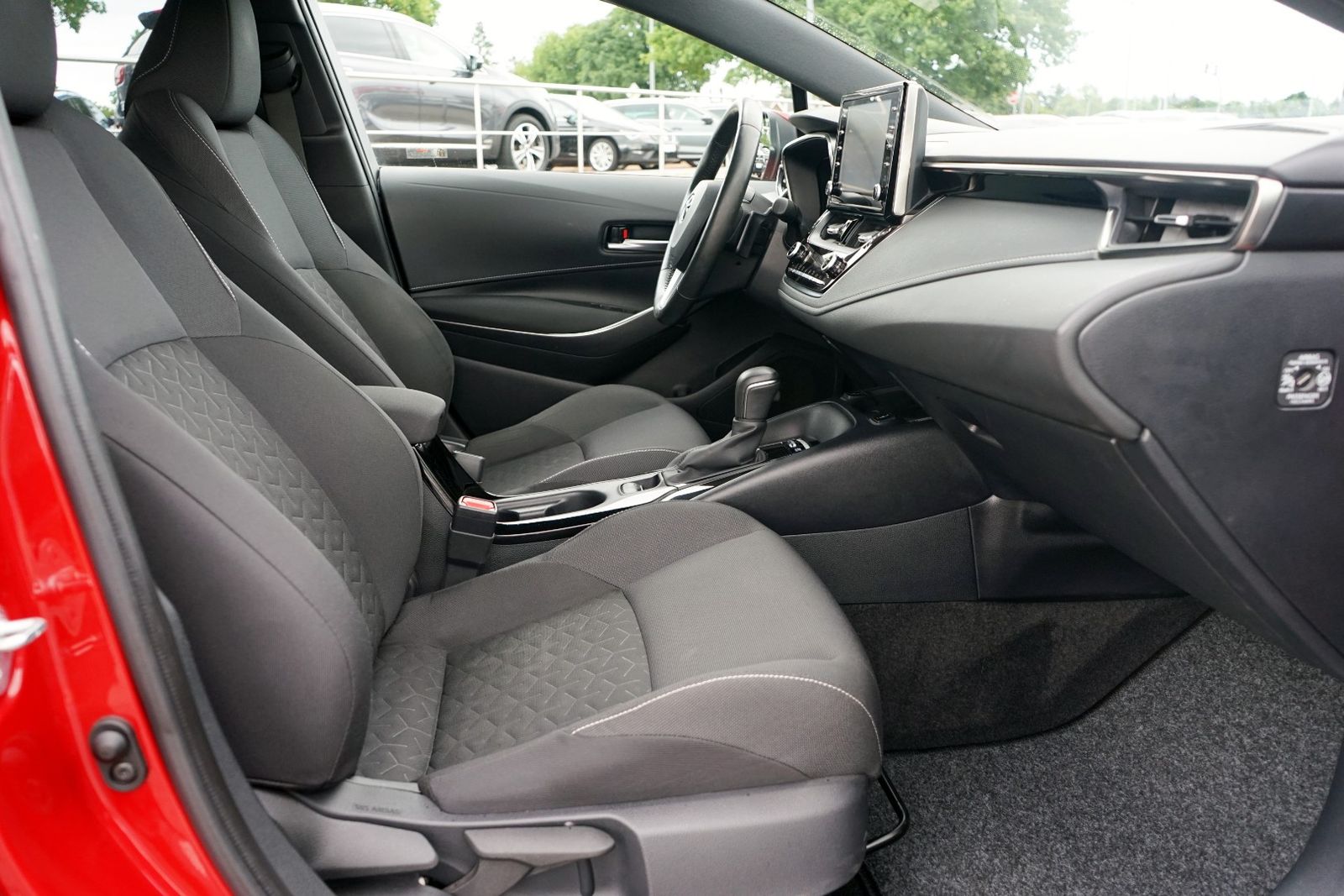 Toyota Corolla 2.0 Hybrid Business Edition - Samsaru's Car Outlet