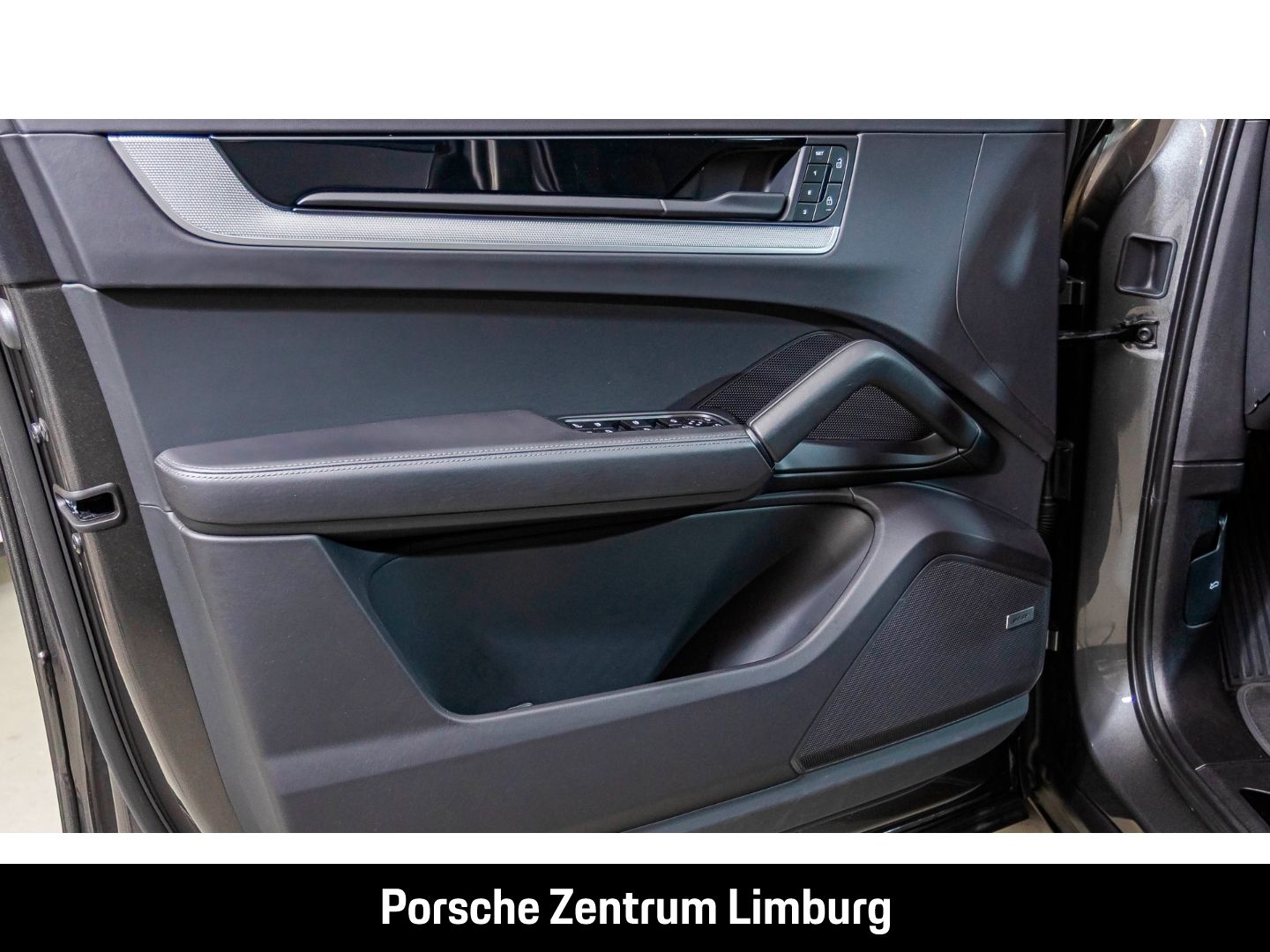 Porsche Cayenne E-Hybrid InnoDrive BOSE Luftfederung LED