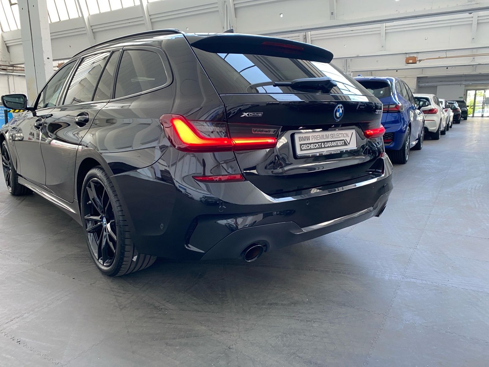 BMW 330e xDrive M Sport - Samsaru's Car Outlet
