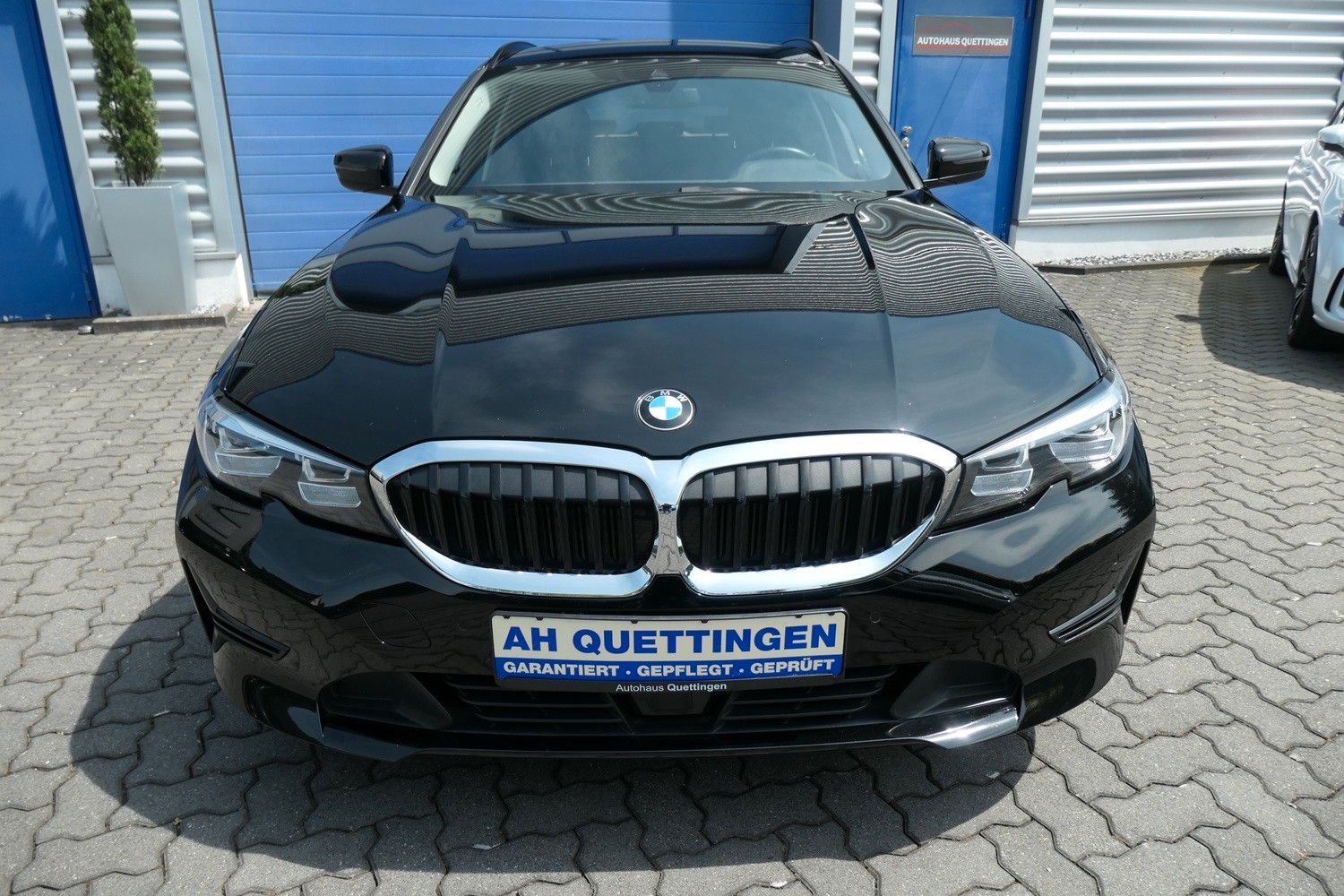 BMW 318 i Touring - Samsaru's Car Outlet