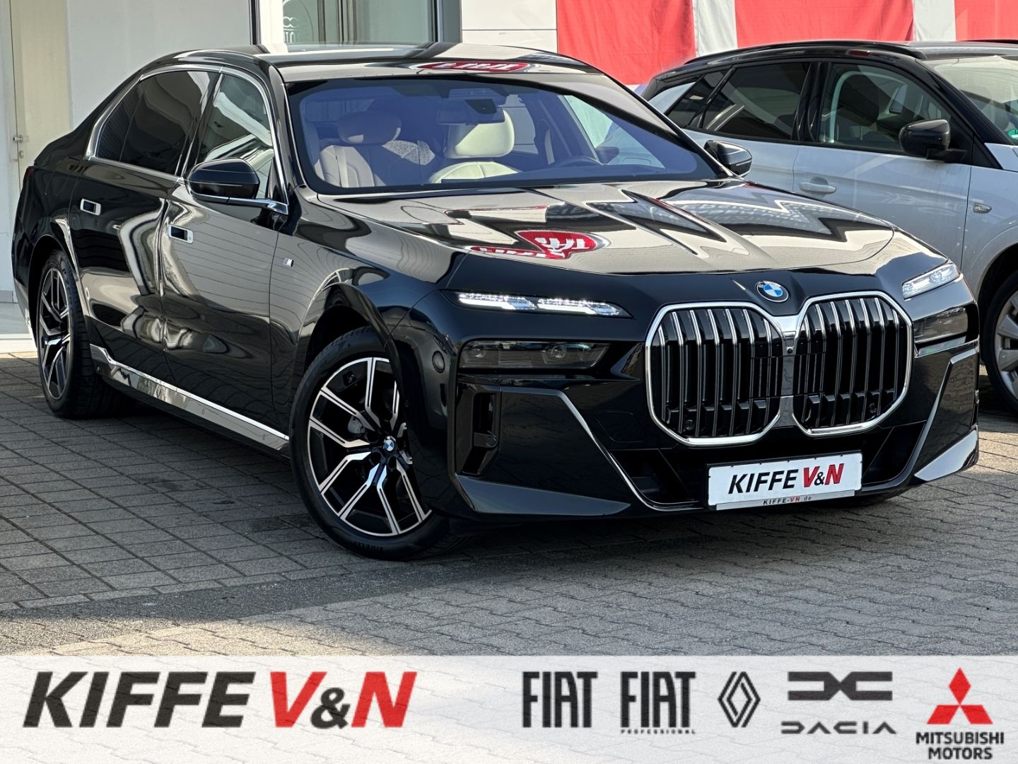 BMW 740 d xDrive MSPORT CRYSTAL ICONIC KLIMASITZ B&W