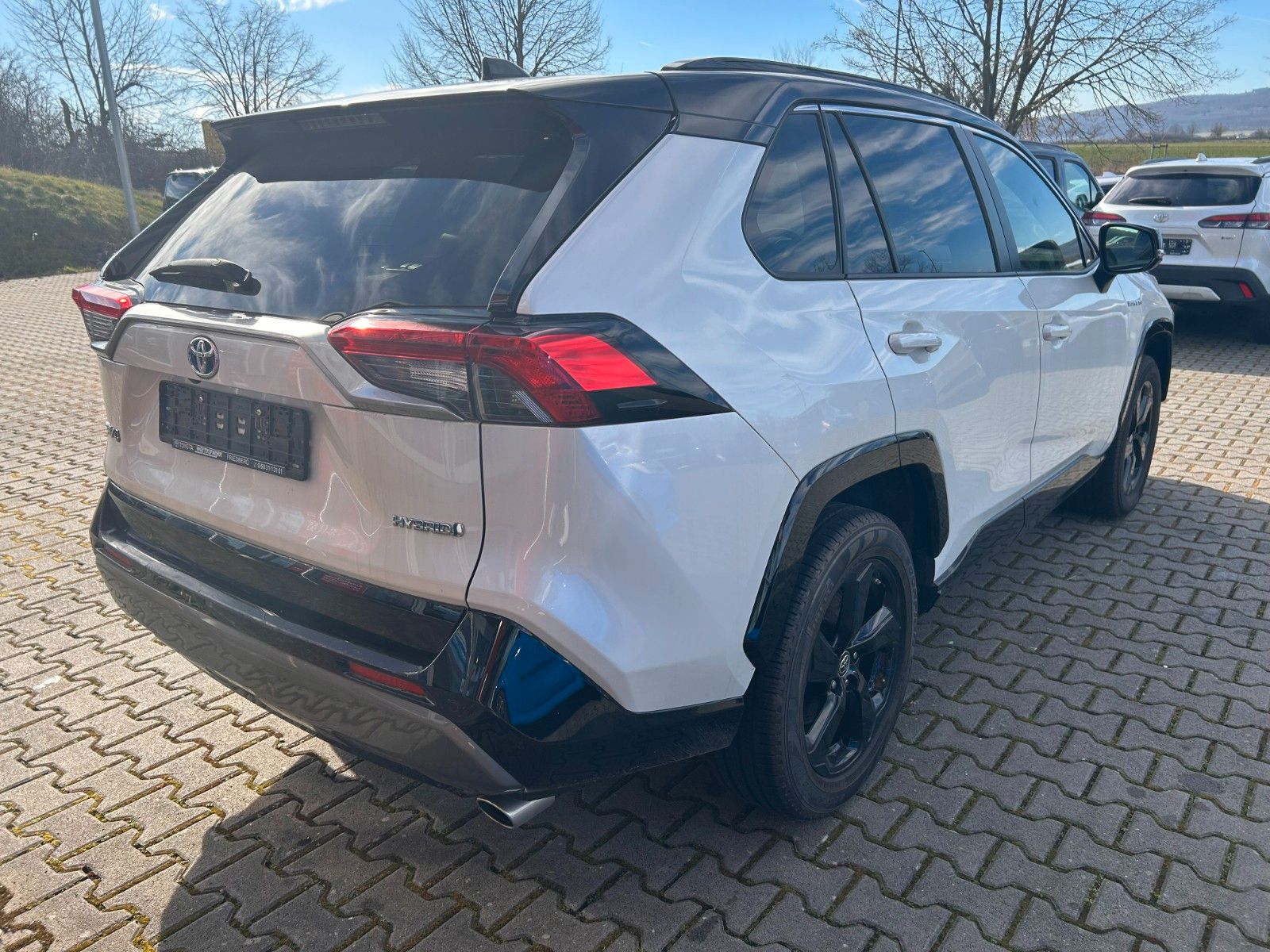 Toyota RAV4 Hybrid Style - Samsaru's Car Outlet